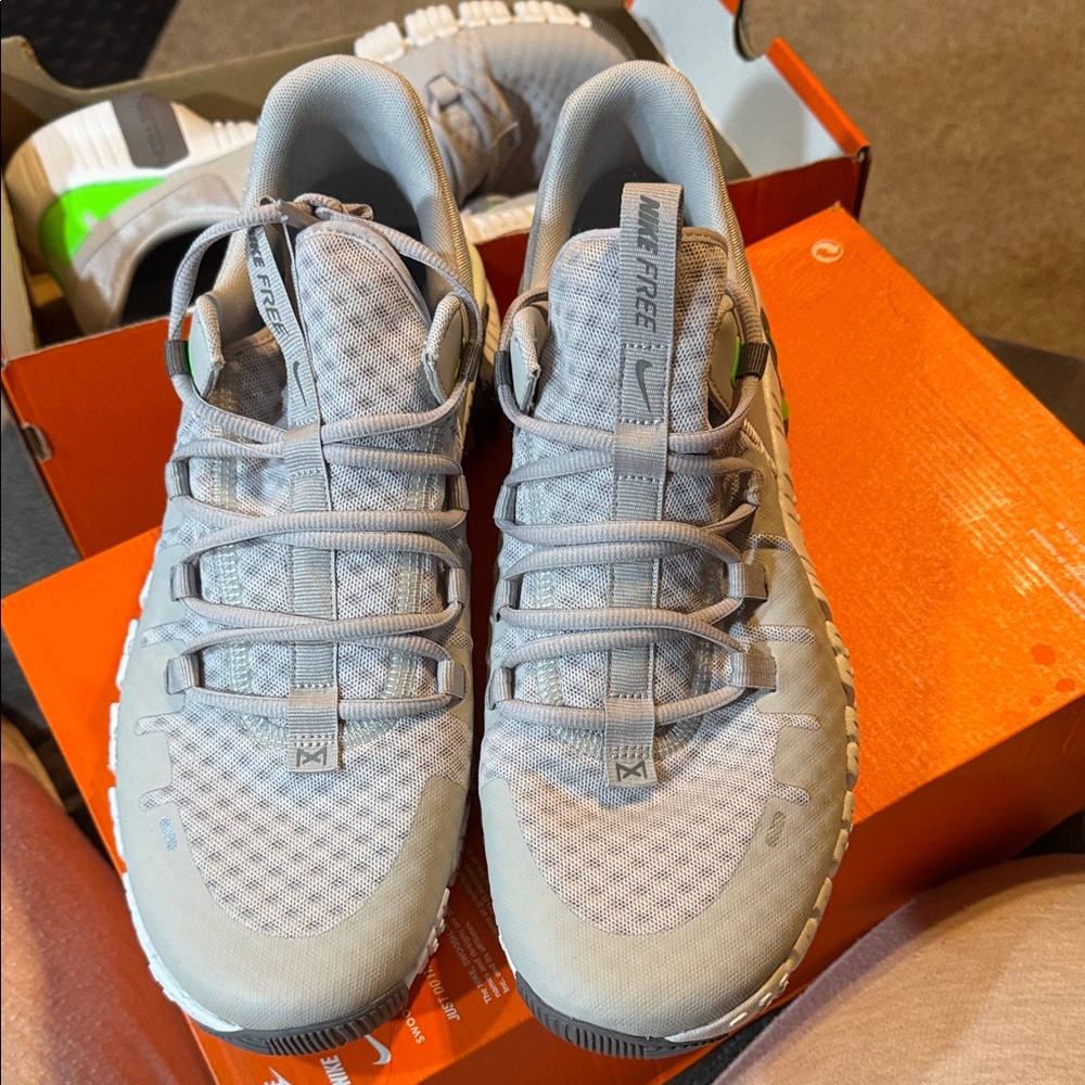 Nike Air Force Light Gray Sneakers